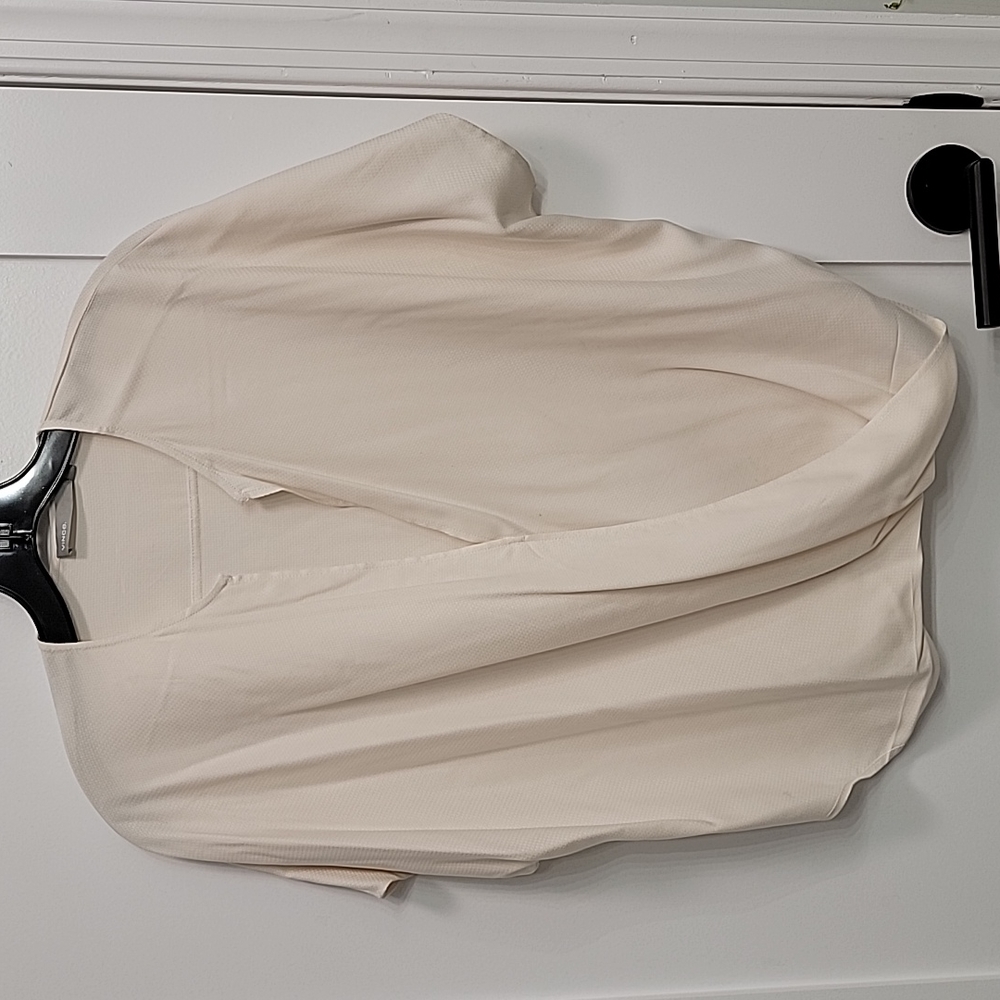 Vince. Silk short sleeve blouse